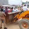 Lucknow Bulldozer Action Protest,लुलु मॉल के सामने बुलडोजर पर लग गया ...