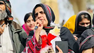 Mahrang Baloch Balochistan,AK-47 नहीं, गांधी के रास्ते पर चल रही यह बलोच शेरनी, पाकिस्तानी सेना के सामने चट्टान की तरह खड़ी हैं महरंग बलोच, जानें संघर्ष की ...