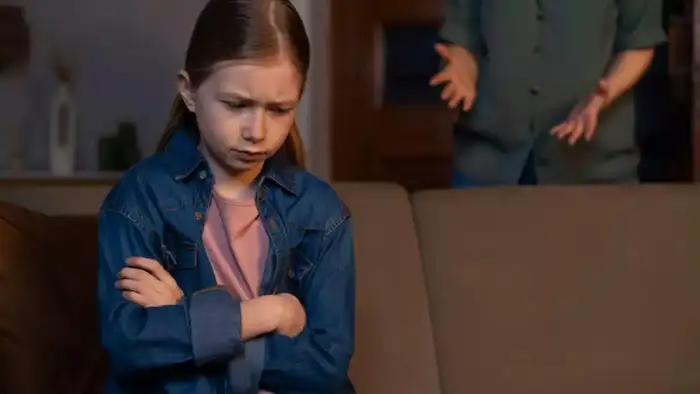 हर बात में रोक-टोक करना