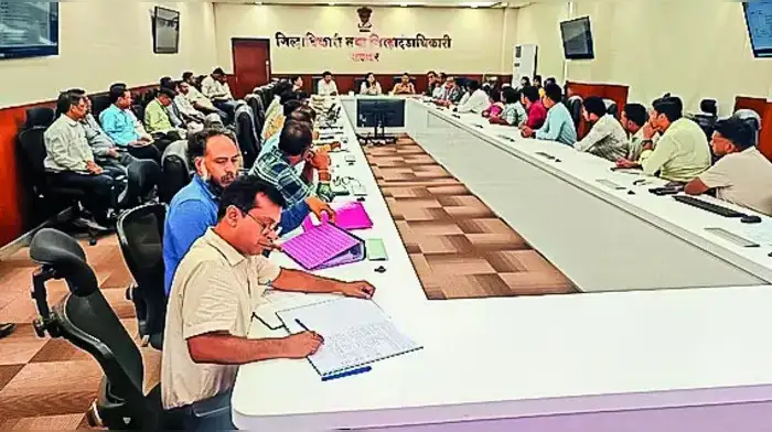 ग्रामीणों के घरों को हुए नुक़सान की भरपाई करने की मांग ग्रामीणों के घरों को हुए नुक़सान की भरपाई करने की मांग