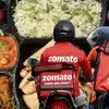 ऑनलाइन फूड प्लेटफॉर्म Zomato और Swiggy पर ऑर्डर में 50 से 60 प्रतिशत तक गिरावट दर्ज की गई है।