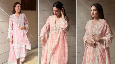 फ्लोरल एम्ब्रॉयडरी और मिरर वर्क से सजा है कुर्ता