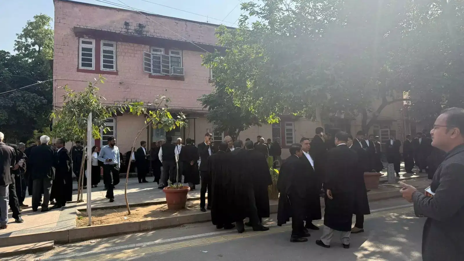 राजस्थान हाईकोर्ट को फिर मिली बम से उड़ाने की धमकी, Jaipur Bench खाली कराई गई, सुनवाई भी स्थगित - bomb threat forces evacuation and shutdown of rajasthan high court jaipur bench -