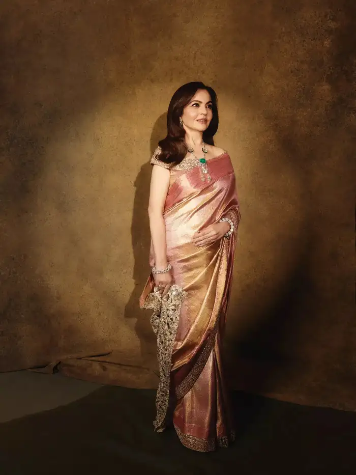 The saree adorned with silver is also amazing