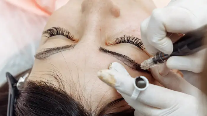 आइब्रो पतली है तो क्या करती हैं?