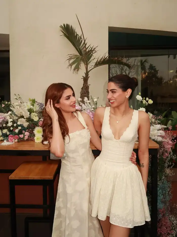 स्कर्ट ने ऐड की लुक में वॉल्यूम 