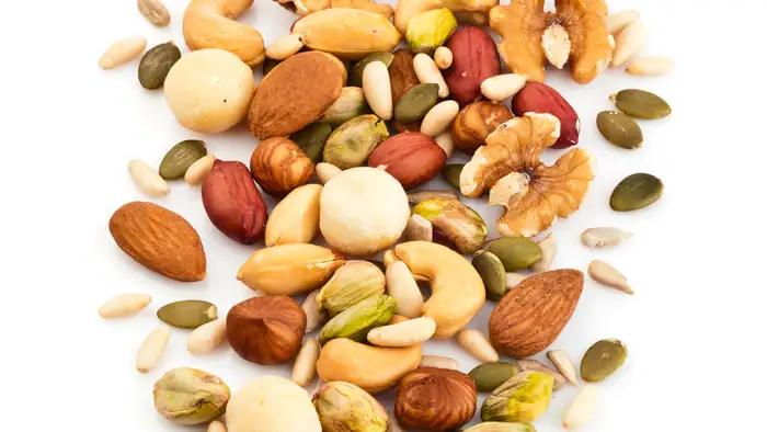 नट्स और सीड्स का सेवन 