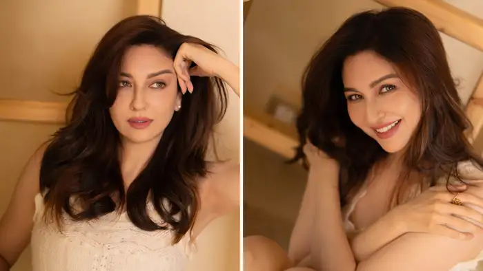 पर्ल इयररिंग्स से लुक हुआ पूरा