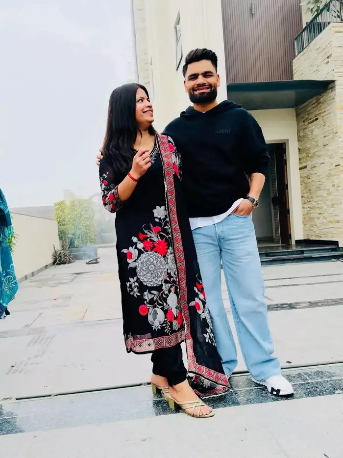 सूट का डिजाइन है नया और सुंदर