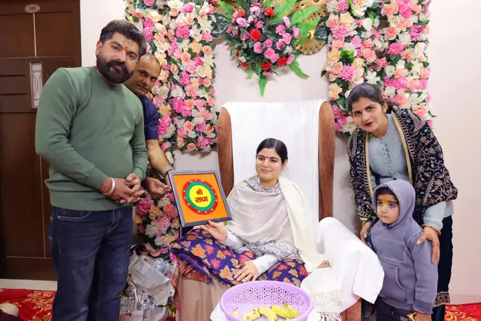 ठंड से बचने का दिखाया तरीका