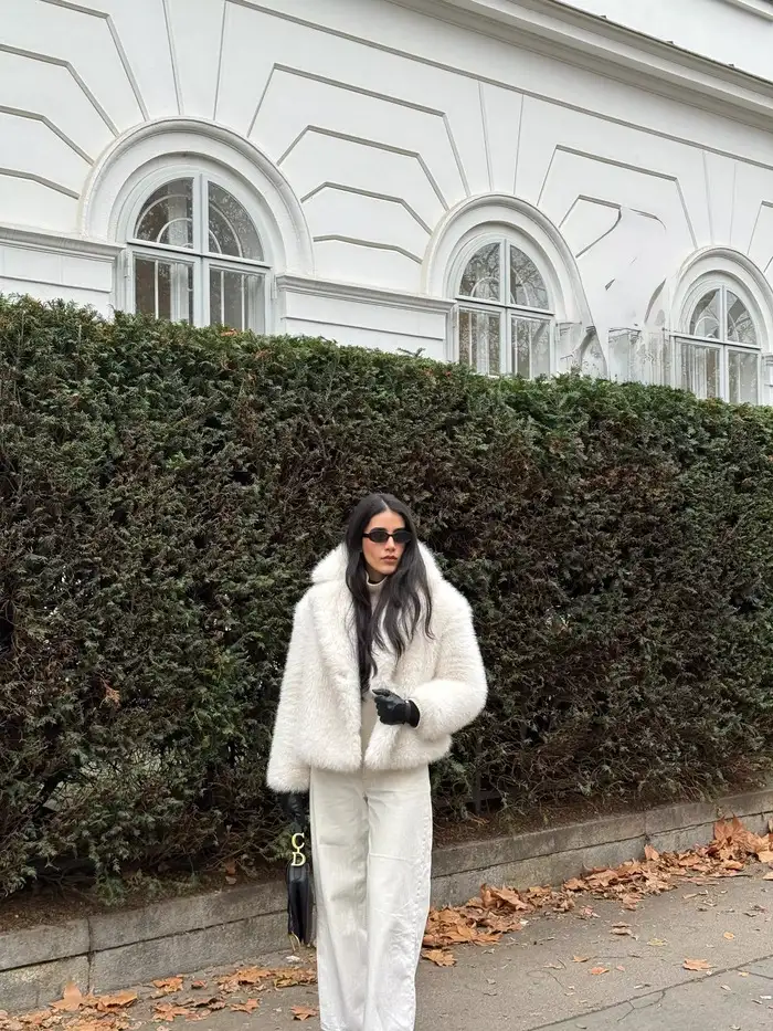 दूसरा लुक भी है शानदार