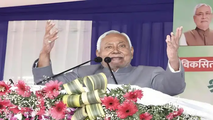 आधुनिक और कलात्मक पुष्प गुच्छों से स्वागत