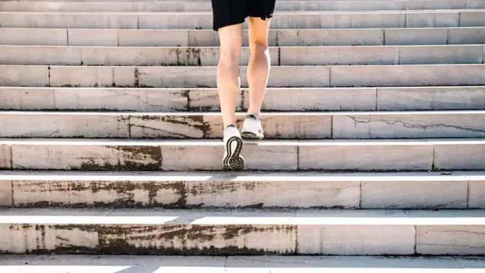 टहलने की बजाय चढ़ें सीढ़ियां