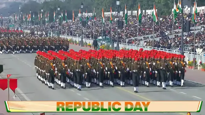 Republic Day 2026 Live: कर्तव्य पथ पर लोगों का मन मोह रहीं सैन्य ताकत को दिखाती शानदार झांकियां