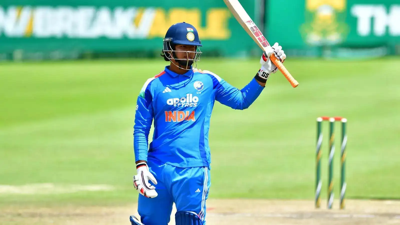 U19 वर्ल्ड कप: वैभव सूर्यवंशी ने 24 गेंदों में जड़ा अर्धशतक, भारत को शुरुआती झटकों के बाद संभाला