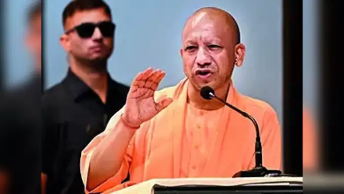 दिल्ली की हवा दमघोंटू, यूपी में प्रदूषण से मुक्ति: CM योगी दिल्ली की हवा दमघोंटू, यूपी में प्रदूषण से मुक्ति: CM योगी