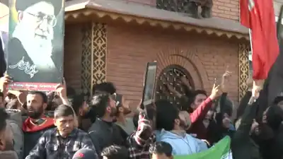 Ayatollah Khomeini Death Live: खामेनेई की मौत पर लखनऊ से लेकर श्रीनगर तक प्रदर्शन, दिल्ली में ईरानी दूतावास का झंडा आधा झुका - after death of supreme leader ayatollah khomeini ...