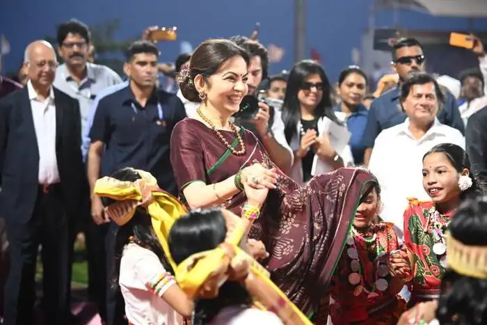 नेचर इंस्पायर्ड ब्लॉक प्रिंटेड लगा बढ़िया