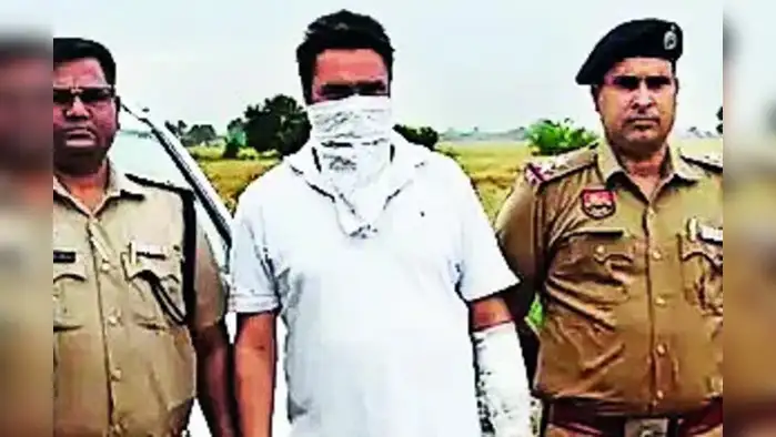 पूर्व कृषि मंत्री का बेटा फायरिंग में गिरफ्तार पूर्व कृषि मंत्री का बेटा फायरिंग में गिरफ्तार