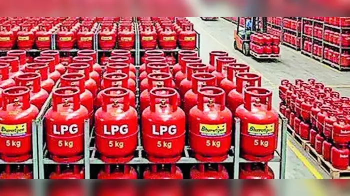 600 रुपये में छोटा सिलिंडर मिलना शुरू, 944 रुपये ज़मानत देनी होगी 600 रुपये में छोटा सिलिंडर मिलना शुरू, 944 रुपये ज़मानत देनी होगी