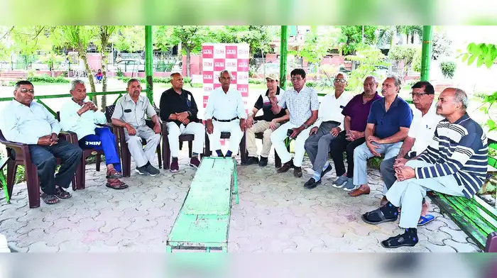 प्रेस कॉलोनी में लगी आग से तीन दुकानें जलीं, लाखों का नुकसान प्रेस कॉलोनी में लगी आग से तीन दुकानें जलीं, लाखों का नुकसान