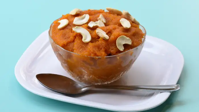 फाइनल टच और सर्विंग