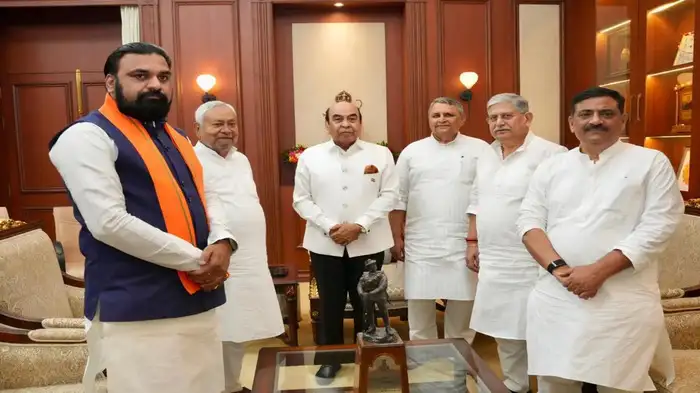 Nitish Kumar Resigns as CM यूं ही नहीं सम्राट चौधरी के सिर पर सजा ताज, बीजेपी नेतृत्व की हर परीक्षा पर उतरे खरे