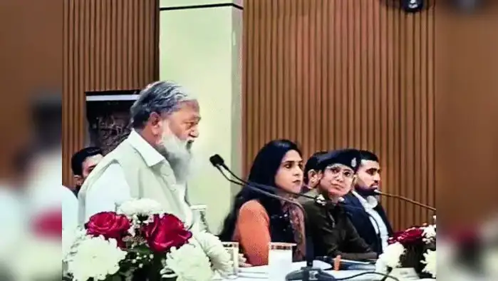 विज के ऑर्डर पर सस्पेंड ASI बहाल विज के ऑर्डर पर सस्पेंड ASI बहाल