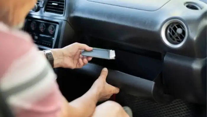 पर्सनल डॉक्यूमेंट्स और क्रेडिट कार्ड