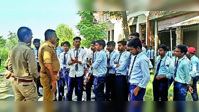 हाइवे जाम करने निकले नवोदय के छात्र हाइवे जाम करने निकले नवोदय के छात्र