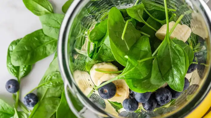 smoothie spinach banana blueberry blender smoothie spinach banana blueberry blender