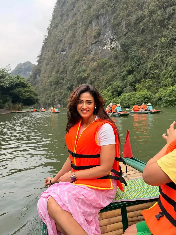 ग्लैमर के साथ दिखा क्लासी अंदाज