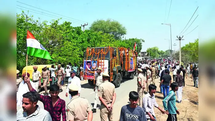 आपका फोन नंबर आतंकियों के पास कह ठगे "24 लाख आपका फोन नंबर आतंकियों के पास कह ठगे "24 लाख