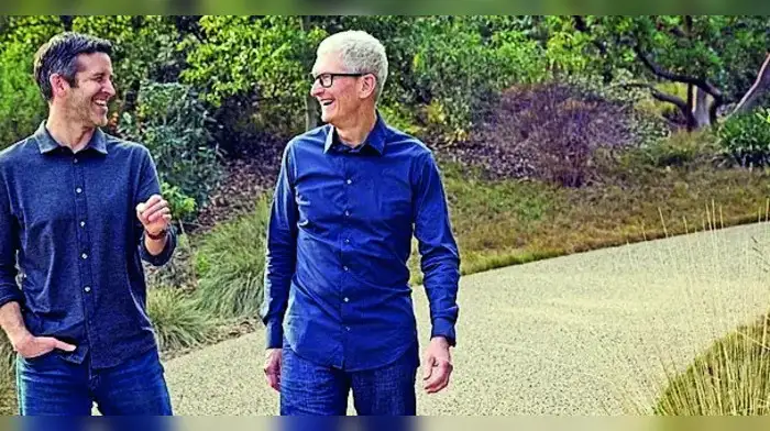 15 साल बाद टिम कुक छोड़ेंगे कुर्सी, टर्नस होंगे Apple के नए CEO 15 साल बाद टिम कुक छोड़ेंगे कुर्सी, टर्नस होंगे Apple के नए CEO