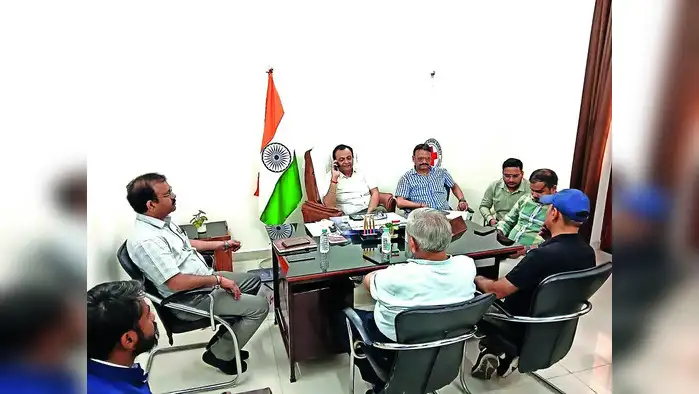 ट्रेनों में सीट पर कब्जा तो किसी में एसी फेल ट्रेनों में सीट पर कब्जा तो किसी में एसी फेल