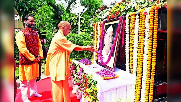 आग से बुज़ुर्ग की मौत, करोड़ों का माल राख आग से बुज़ुर्ग की मौत, करोड़ों का माल राख