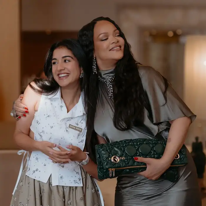 राधिका ने पहनी 85 लाख की घड़ी