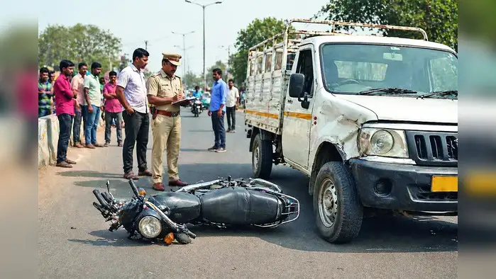 श्रमिकों के मुद्दों पर दो मजदूर संगठन हुए आमने-सामने श्रमिकों के मुद्दों पर दो मजदूर संगठन हुए आमने-सामने