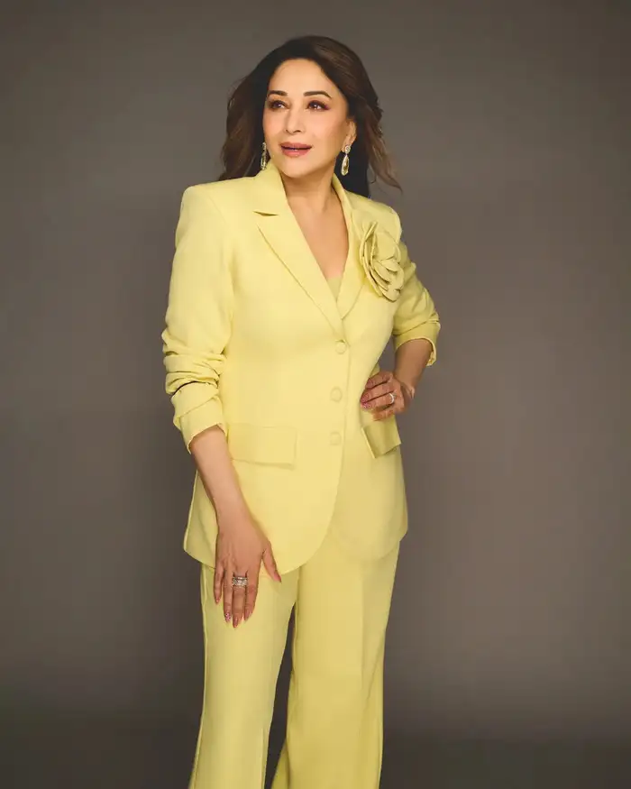 3डी फ्लावर ने ऐड किया स्टेटमेंट