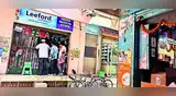 मेडििसन मार्केट में रास्ते पर कब्ज़ा करने का आरोप मेडििसन मार्केट में रास्ते पर कब्ज़ा करने का आरोप