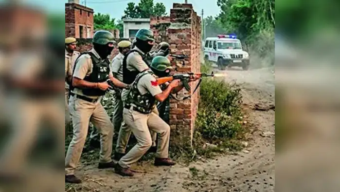 पुलिसवाला समझ बाइक सवार को गोली मारी, मौत पुलिसवाला समझ बाइक सवार को गोली मारी, मौत