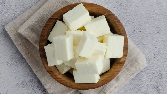 पनीर का स्मूथ पेस्ट तैयार करना
