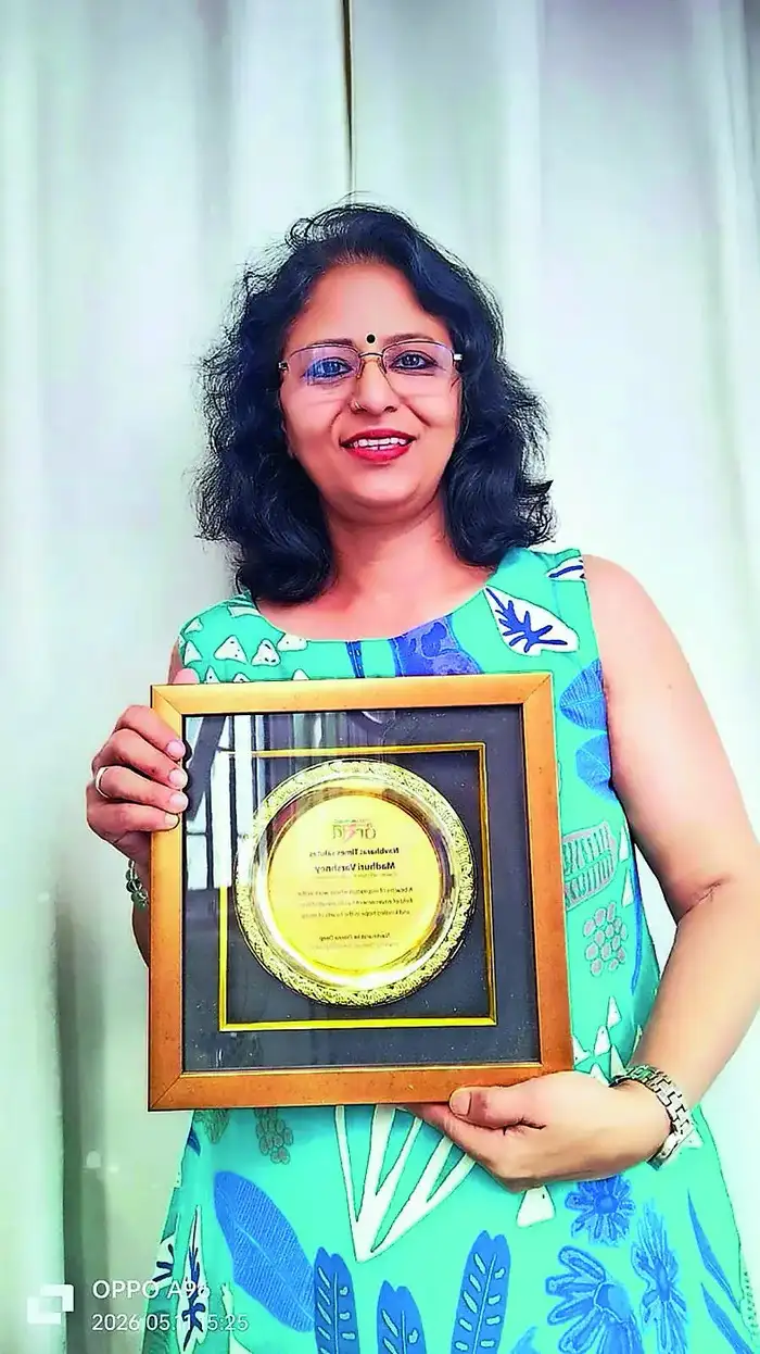 सीज़न की सबसे तेज़ आंधी से बदला मौसम, बारिश के साथ ही ओले भी गिरे
