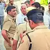 स्कूटी लॉक करते क्लर्क की सिर में गोली मारकर हत्या