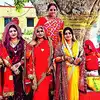 सुहागिनों ने वट वृक्ष में बांधा धागा
