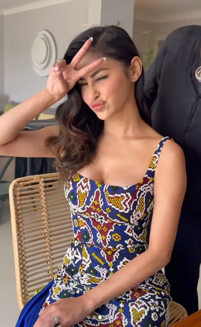 Mouni Roy Cannes 2026 Patola Dress, 40 बरस की मौनी का नहीं थम रहा ...