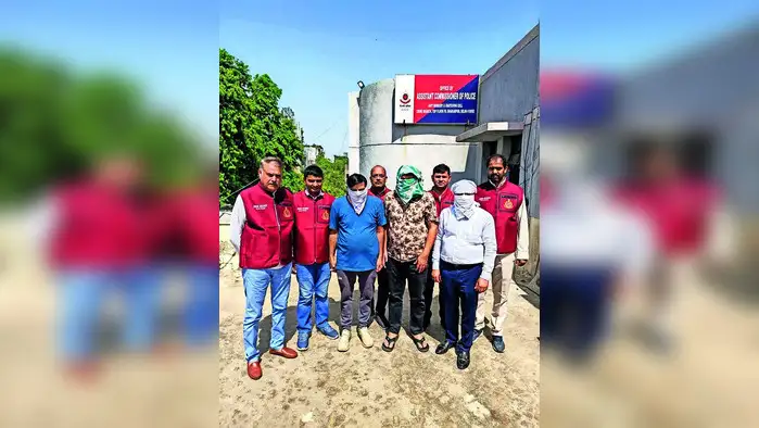 फर्नीचर मार्केट में भीषण आग, 600 दुकानें जलकर खाक फर्नीचर मार्केट में भीषण आग, 600 दुकानें जलकर खाक
