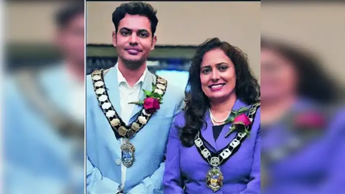 रोहतक के मां-बेटे ब्रिटेन के मेयर, जश्न का माहौल रोहतक के मां-बेटे ब्रिटेन के मेयर, जश्न का माहौल