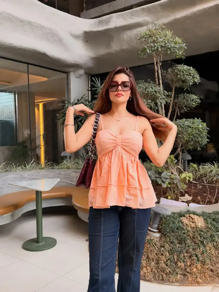 पहना अपने फैशन लेबल का टॉप