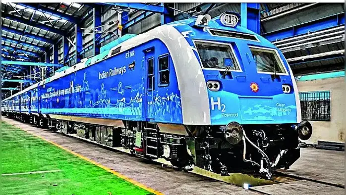 10 कोच वाली हाईड्रोजन ट्रेन को रेलवे की मंज़ूरी 10 कोच वाली हाईड्रोजन ट्रेन को रेलवे की मंज़ूरी